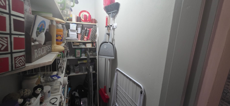 3 Bedroom Property for Sale in Kannoniers Park North West